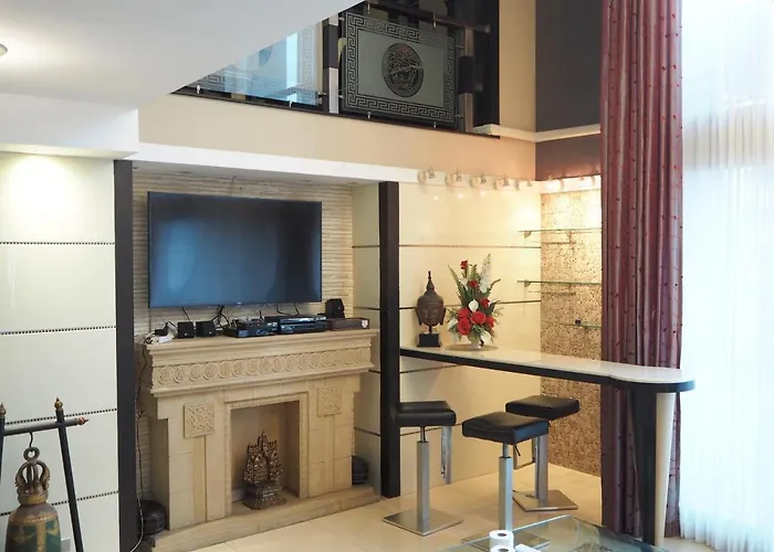 山林小屋 Custom Design Loft With City Views And Rooftop Pool *