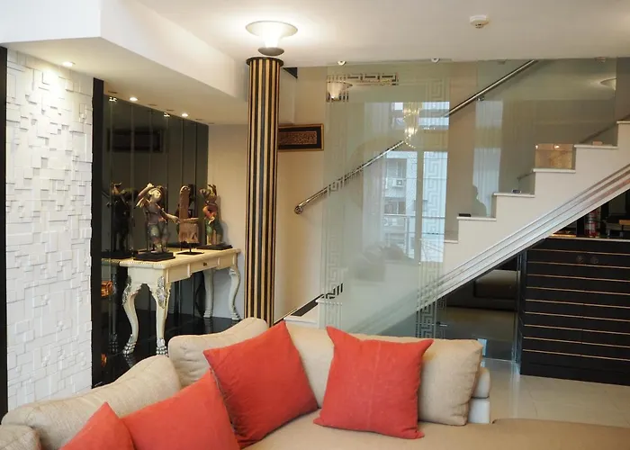 山林小屋 Custom Design Loft With City Views And Rooftop Pool 曼谷