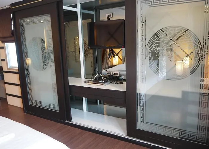 山林小屋 Custom Design Loft With City Views And Rooftop Pool