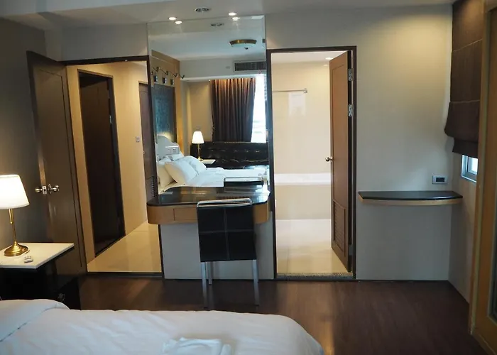 山林小屋 Custom Design Loft With City Views And Rooftop Pool *