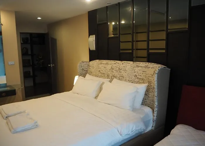 Custom Design Loft With City Views And Rooftop Pool *