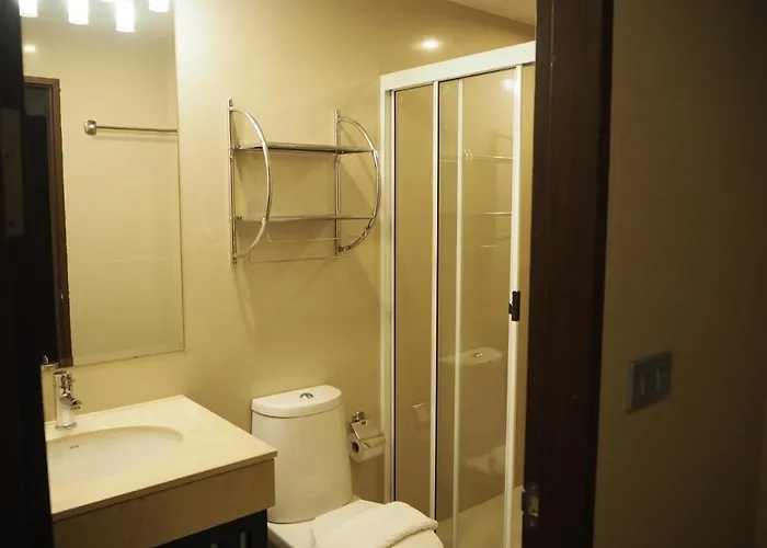 山林小屋 Custom Design Loft With City Views And Rooftop Pool 曼谷